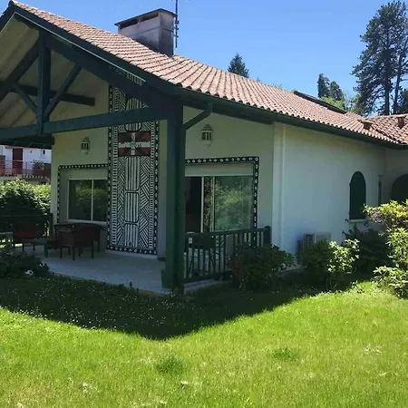 Holiday home Maison Familiale De Caractere Baratzean 2*